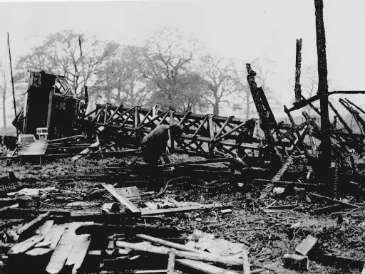 The destruction of the 220 ft tower in 1927