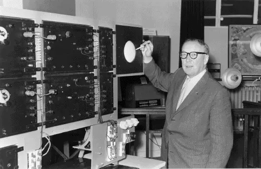 Sir Robert Watson-Watt with the original British Radar Apparatus made at Ditton Park in 1935.